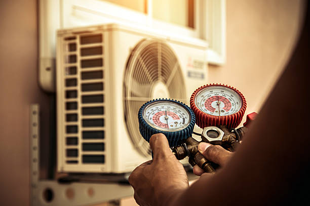 Professional Ductwork Repair technician working in Centreville, VA